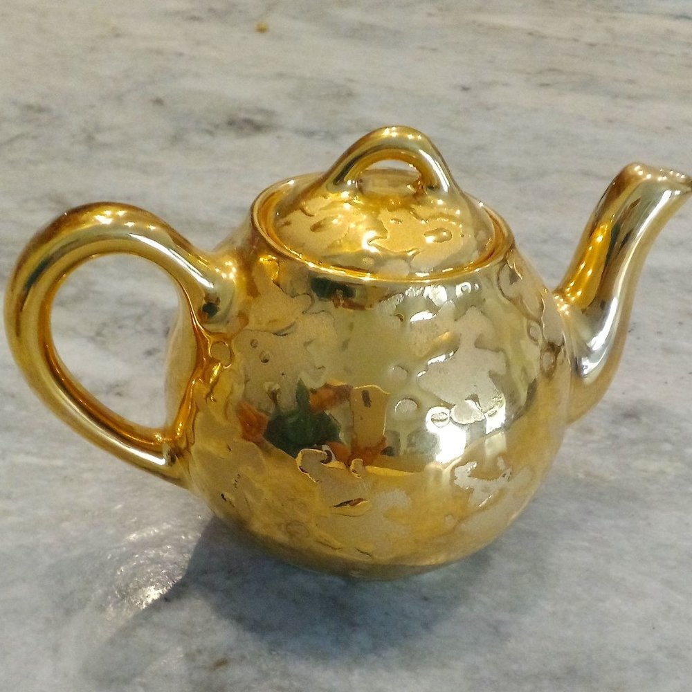 Vintage Holley Ross 22 k Gold Small Tea Pot Excellent Condition